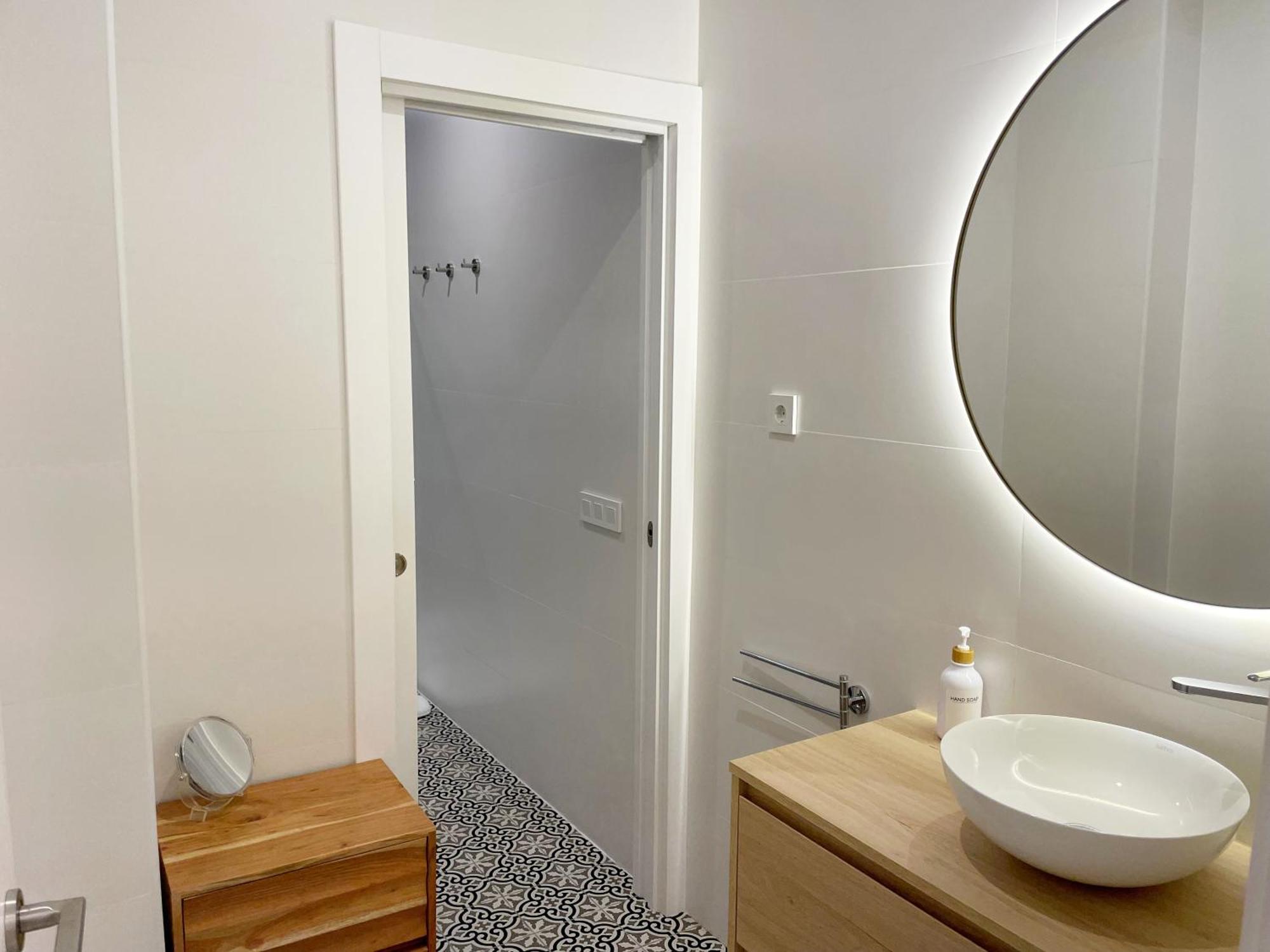 Piso Familiar Con Tres Habitaciones En La Goleta マラガ エクステリア 写真
